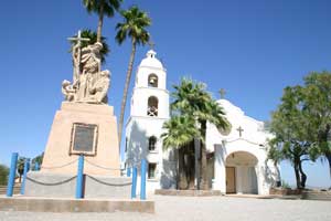 Father Garc&eacute;s statue and Church