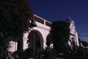 San Luis Rey de Francia - El Camino Real Bell